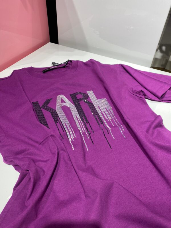 T-shirt z kryształkami logo KARL fioletowy