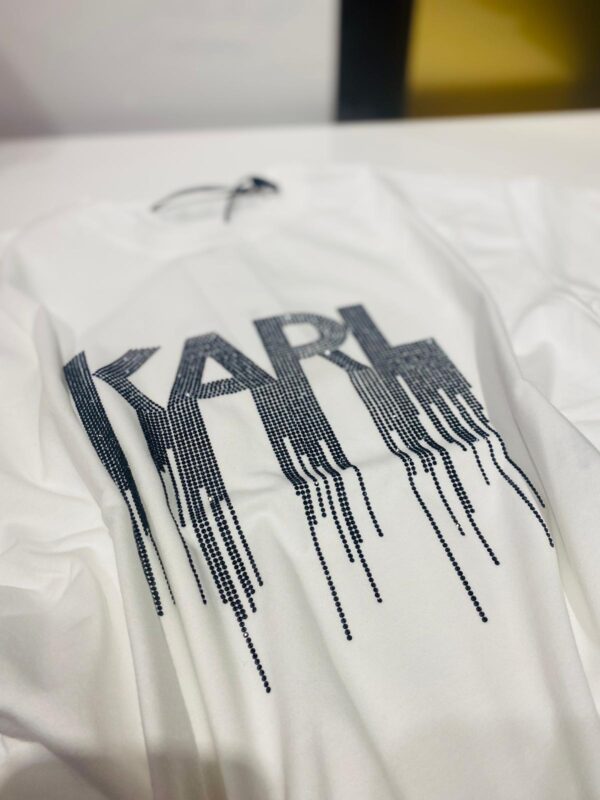 T-shirt z kryształkami logo KARL biały